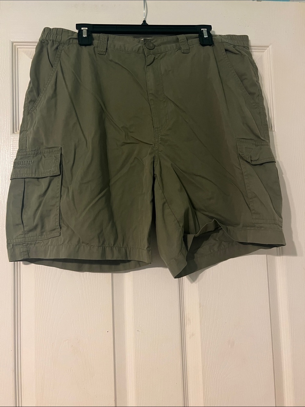 Magellan Sportswear Men's Cargo Shorts - Olive Green Size 38W. Like new/no wear